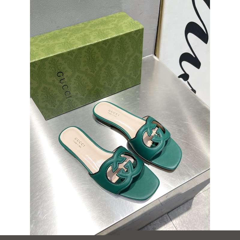 G*u*i slippers